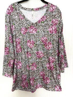 Celeste Floral Leopard Print V-Neck Top Size 1X